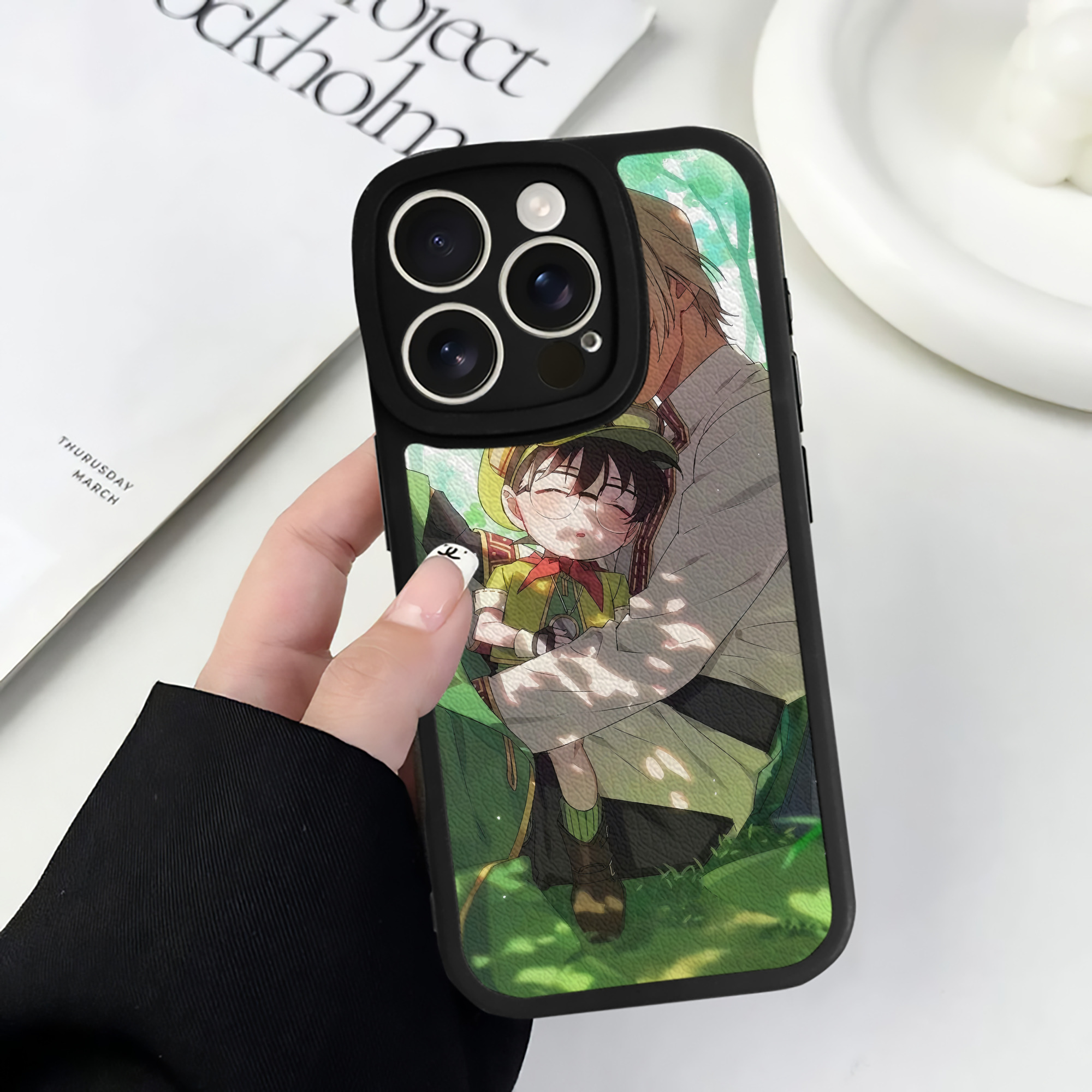 （画像用） 名探偵コナン Detective Conan 【iPhone 16シリーズ対応】シリコンスマホケース（レザー調） 材質：シリコン